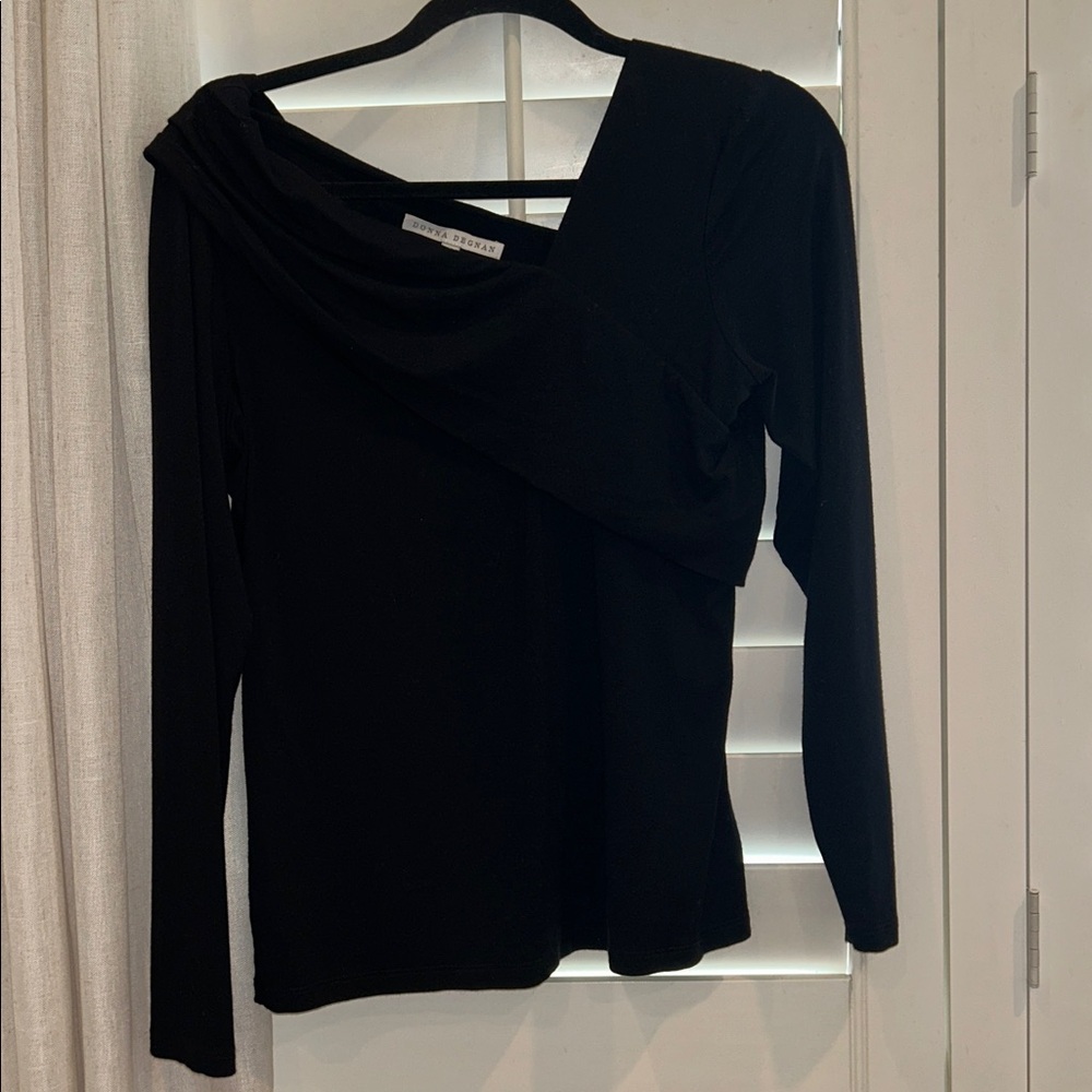 Donna Degnan Black Asymmetrical Off-Shoulder Top – Long Sleeve – Size large